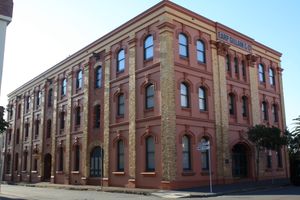 과거 Earp Gillam Bond 창고 - 많은 초기 상인 회사가 뉴캐슬의 19세기 무역 산업을 기반으로 설립되었다.