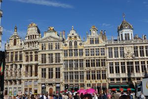 각 길드(corporation)를 대표하는 브뤼셀 그랑플라스 서쪽의 건물들