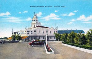 1940년대의 역사적인 엽서에 묘사된 공항