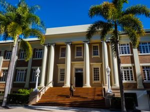 가든스 포인트 캠퍼스에 있는 총장 건물