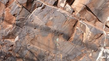 문경시 마성면 하내리 하내1교 교각 하부 평안 누층군 홍점층의 노두