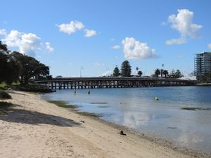 올드만두라 다리