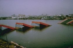 지진으로 붕괴된 니가타 쇼와 다리