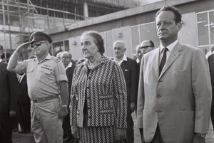 알론(오른쪽)과 골다 메이어, 1969년.