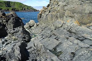 영국 콘월 리자드 복합체의 판상 암맥
