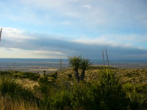동굴 입구 외부
