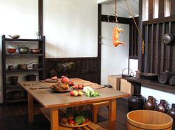 나가사키 데지마에 있는 1832년 일본식 부엌 재건축.