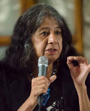 로르나 디 세르반테스 (2017)는 가장 영향력 있는 치카나/오 시인 중 한 명이다.