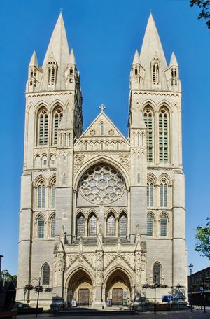 트루로 대성당 서쪽 정면