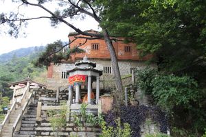 초안사는 취안저우시 푸젠성 진장시에 있다.