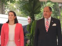 메르세데스와 함께 있는 솔리스