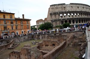 로마의 콜로세움과 인접한 대양성소(Ludus Magnus)의 유적
