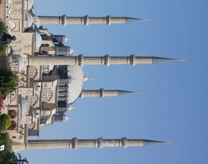 셀리미예 모스크(1574), 4개의 가장 높은 오스만 미나렛이 특징이다.