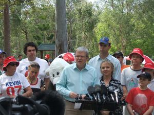 2007년 9월 21일 보너에서 노동당 후보 케리 리아와 함께 유세하는 케빈 러드