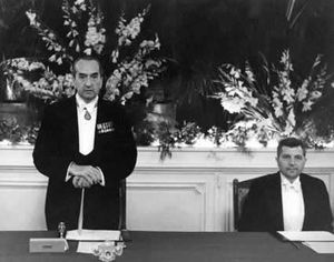 1936년 몬트뢰 회의 의장으로 있는 브루스