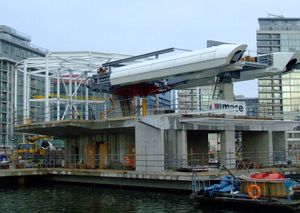 2012년 2월 로열 빅토리아 도크 옆에 건설중인 북동부 터미널