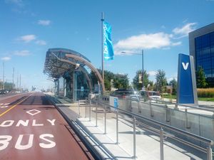 고속도로 7번과 웨스트 비버 크릭의 래피드웨이 역