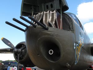 B-25H "Barbie III"는 4개의 M2 탄창과 75mm M5포를 보여준다.