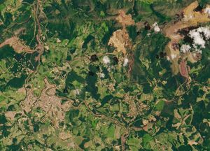 위성 사진 브루마지뉴 댐 붕괴 전후 모습