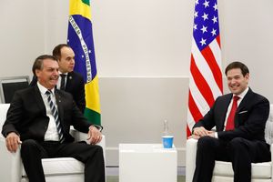 루비오가 2020년 3월 브라질 대통령 자이르 보우소나루와 함께 찍은 사진