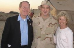 2005년 레아 카운티 출신의 제844연대 장로교 군종목사와 알렉산더 상원의원 부부