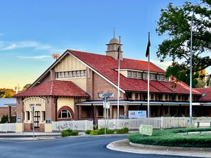 옛 토지 사무소 건물