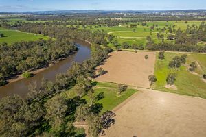 머럼비지 강을 따라 애쉬몬트 보호구역과 무롱의 항공 사진, 도시 외곽