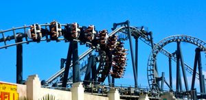 리설 웨폰 – 더 라이드는 공원의 첫 번째 롤러코스터였다.