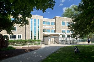 맥마스터 미술관은 캐나다 대학 부속 미술관 중 가장 많은 관람객 수를 기록하고 있다.