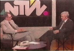 1993년 7월 안제이 타데우시 키요프스키의 토크쇼에 출연한 비엘레츠키(오른쪽)