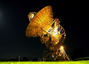 그린힐 천문대(Greenhill Observatory)는 태즈메이니아주 케임브리지에 위치한 마운트 플레전트 전파 천문대(Mount Pleasant Radio Observatory)(사진)를 포함하여 대학교의 다른 전파 천문 안테나에 합류했다.