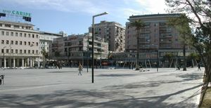 페스카라의 중심 광장인 살로토 광장