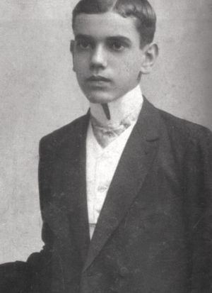 10세의 루이스 코르티네스 (1899년경).