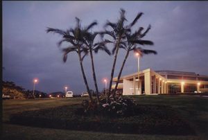 밤의 에스폴(ESPOL) 사무실