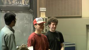 2006 MIT 적분 경연 대회 우승자, 가운데 "그랜드 적분"이라고 불리는 챔피언.