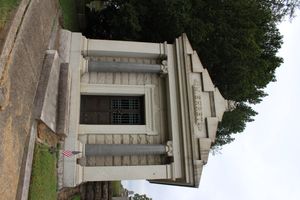 프란신은 로렐 힐 묘지의 마이클 에레트 묘소에 안치되었다.