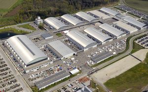 2011년 AERO 기간 중 프리드리히스하펜의 전시장