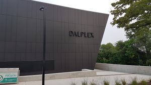 달플렉스는 대학교가 운영하는 가장 큰 피트니스 및 레크리에이션 센터이다.