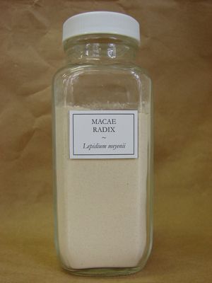 마카 뿌리를 가루로 빻은 것