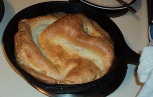  직경의 무쇠 프라이팬에 구운 요크셔 푸딩