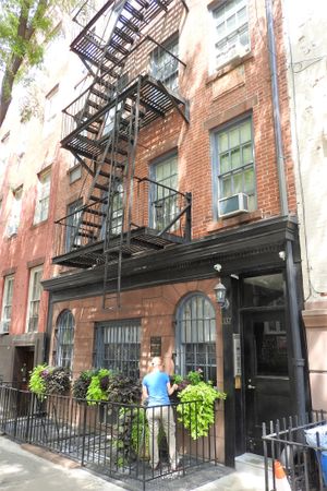 토마스의 두 번째 빵집인 맨해튼의 "머핀 하우스"