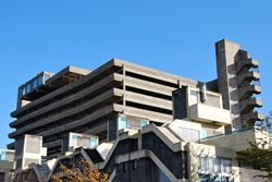 트리니티 센터 주차장(나중에 철거됨)