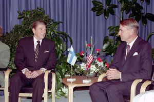 마우노 코이비스토와 로널드 레이건 대통령, 핀란드 방문 중