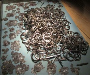 고틀란드 박물관에 전시된 스필링스 보물의 일부