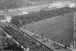 1920년 월드 시리즈에서 임시 관람석이 설치된 에베츠 필드의 좌익 코너