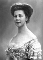 쌍둥이의 외할머니, 베르타 콜로브라트-크라코프스카 백작 부인