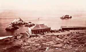 초대 클리프 하우스 ()