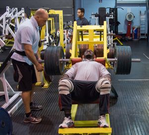 머신 핵 스쿼트