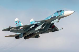 Su-27을 기반으로 제작된 함재기 Su-33