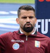 미드필더 토마스 린콘은 139경기로 최다 출장 선수이다.